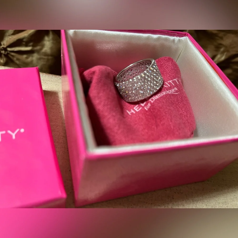 Hello Kitty Sanrio for Diamonique Hello Kitty Flower Eternity Ring size 8 1/2 🌸 - Picture 8 of 14
